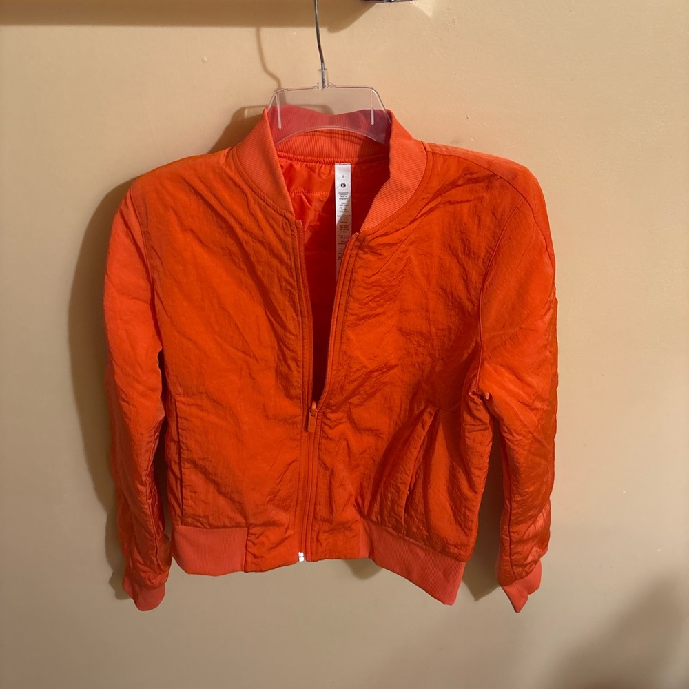 Lululemon Reversible Non-stop Bomber Jacket in Autumn Red - Picture 3 of 6